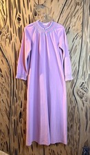 Vanity Fair Vintage 1970s Embroidered Half Zip House Coat Dress Robe. Size Small
