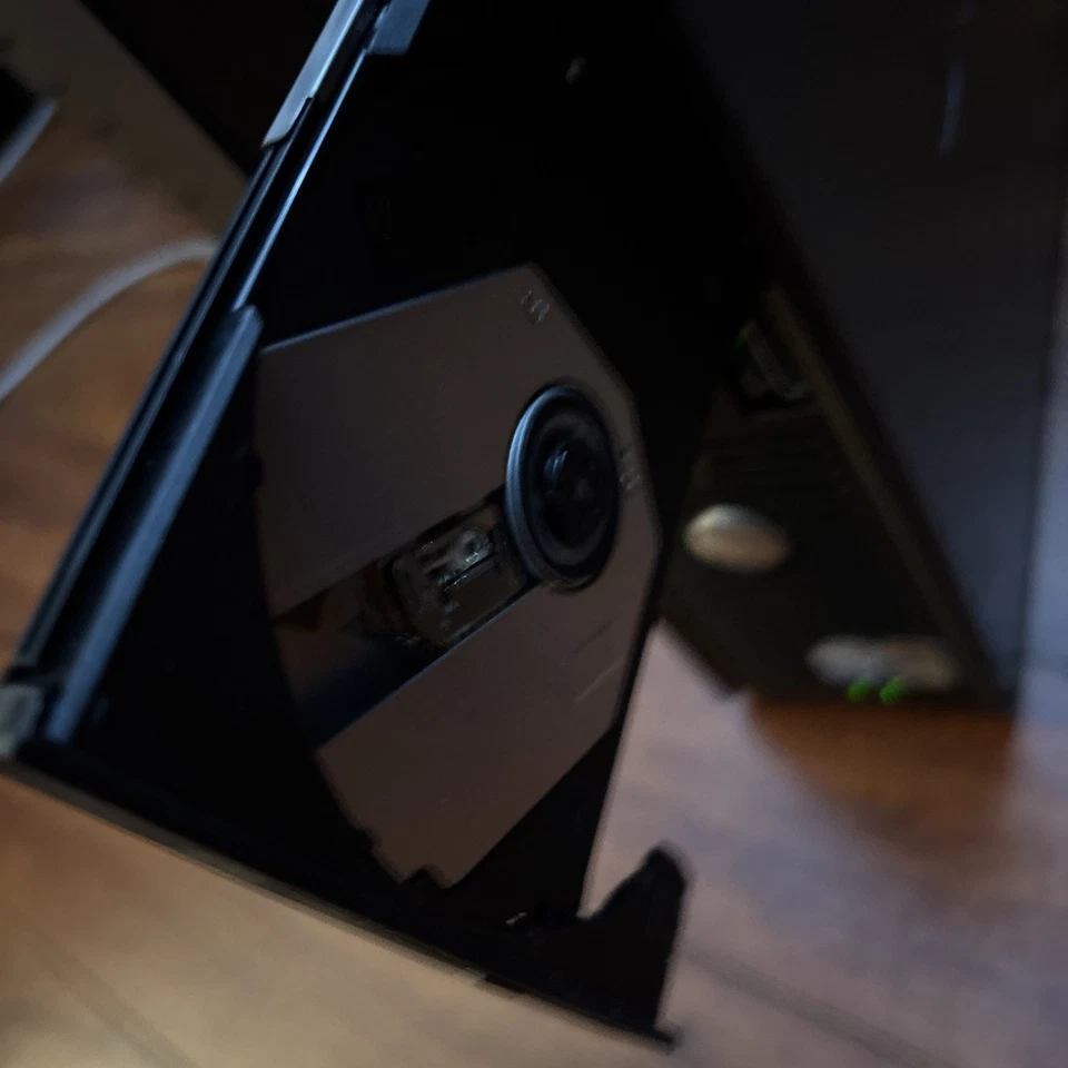 Dell OptiPlex 745 Desktop Intel Core 2 6600 2GB Ram Windows XP NO HARD DRIVE!! - Image 3 of 4