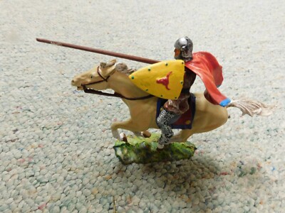 Elastolin 70mm Mounted Norman charging with lance 1960s production WW