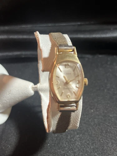 Vintage Women’s Timex Gold tone Watch 5-17