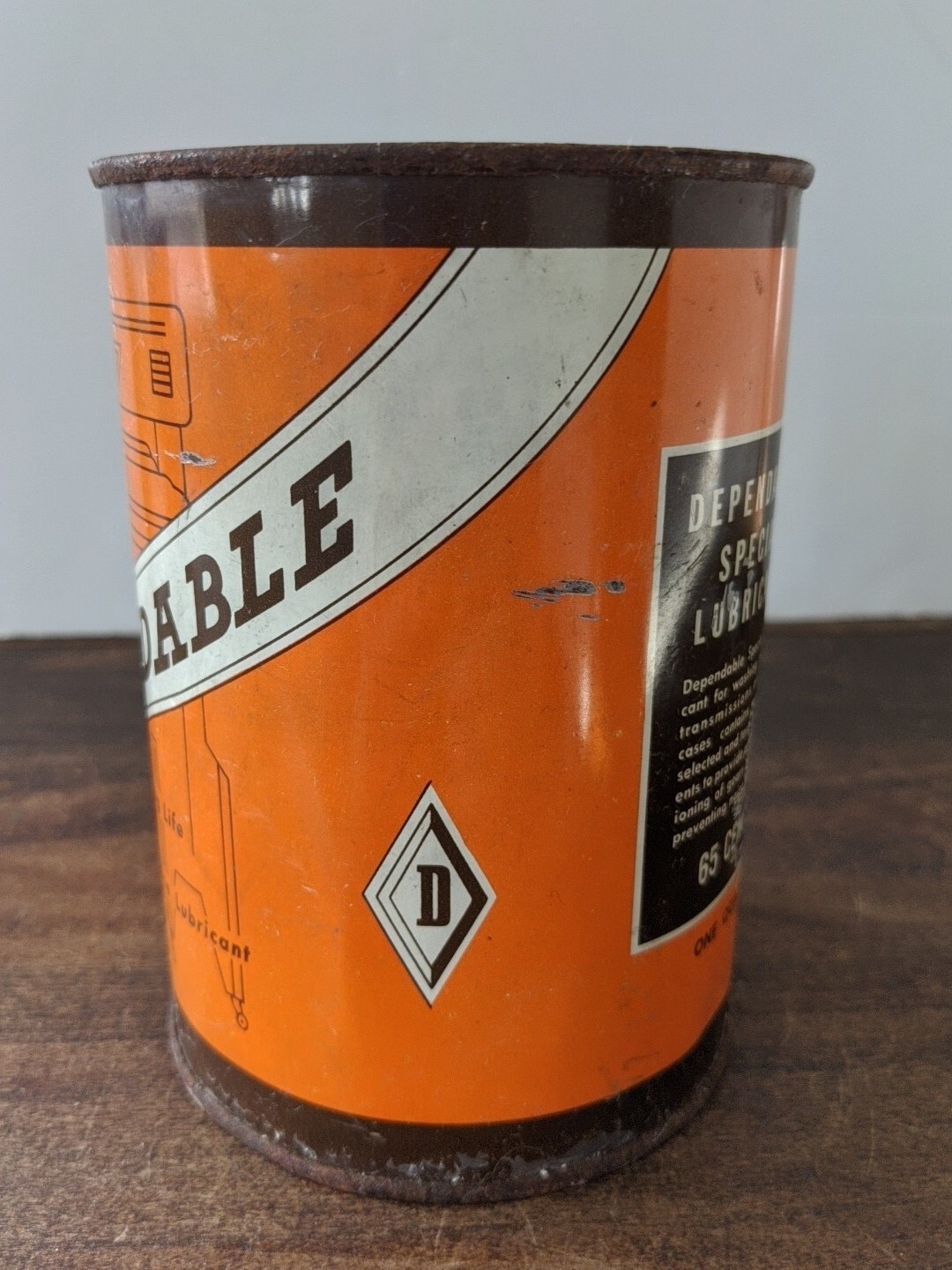 Dependable Special Long Life Washing Machine Lubricant. Full Quart Can.