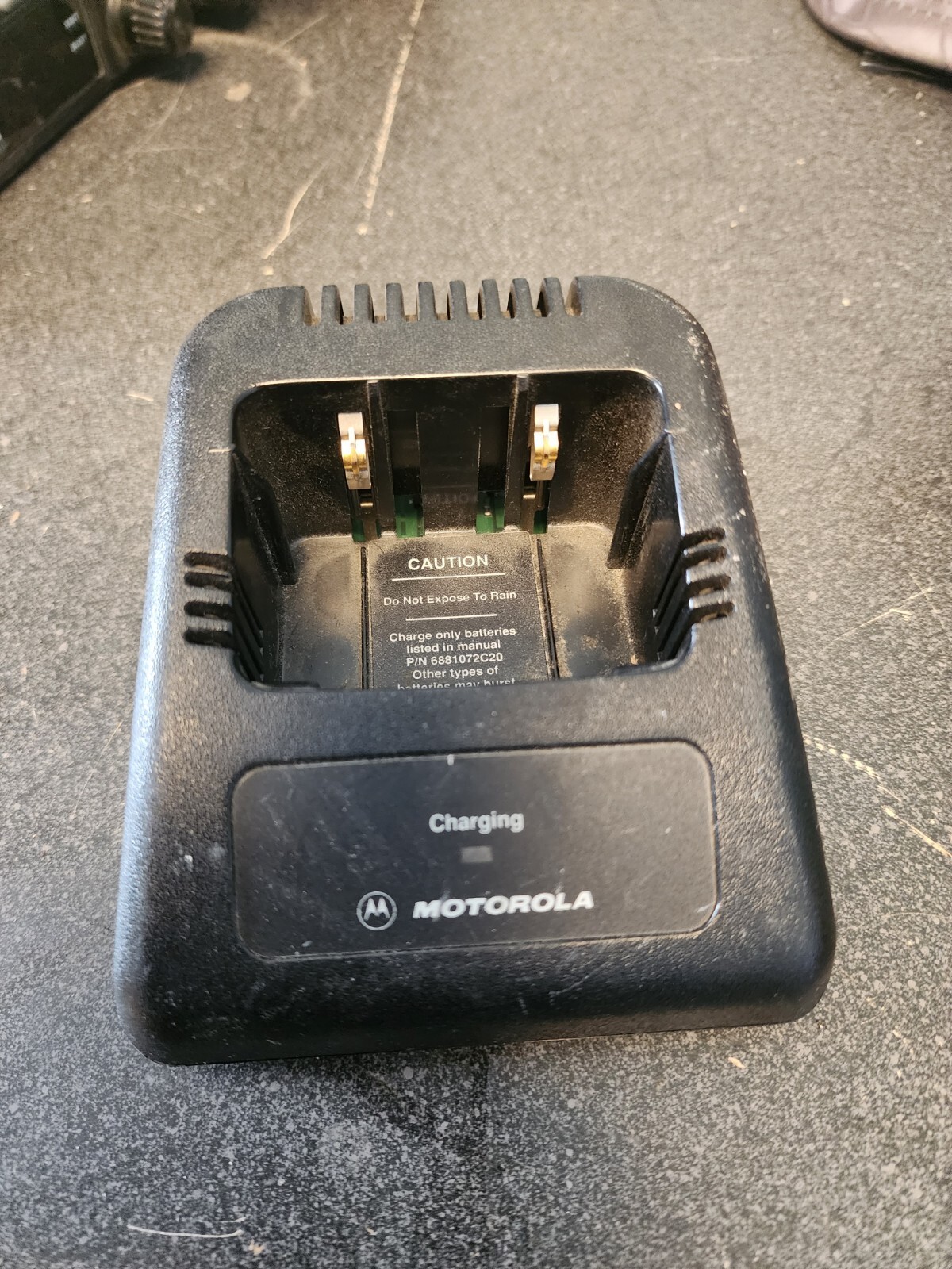Motorola NTN1174A Radio Battery Charger BASE ONLY