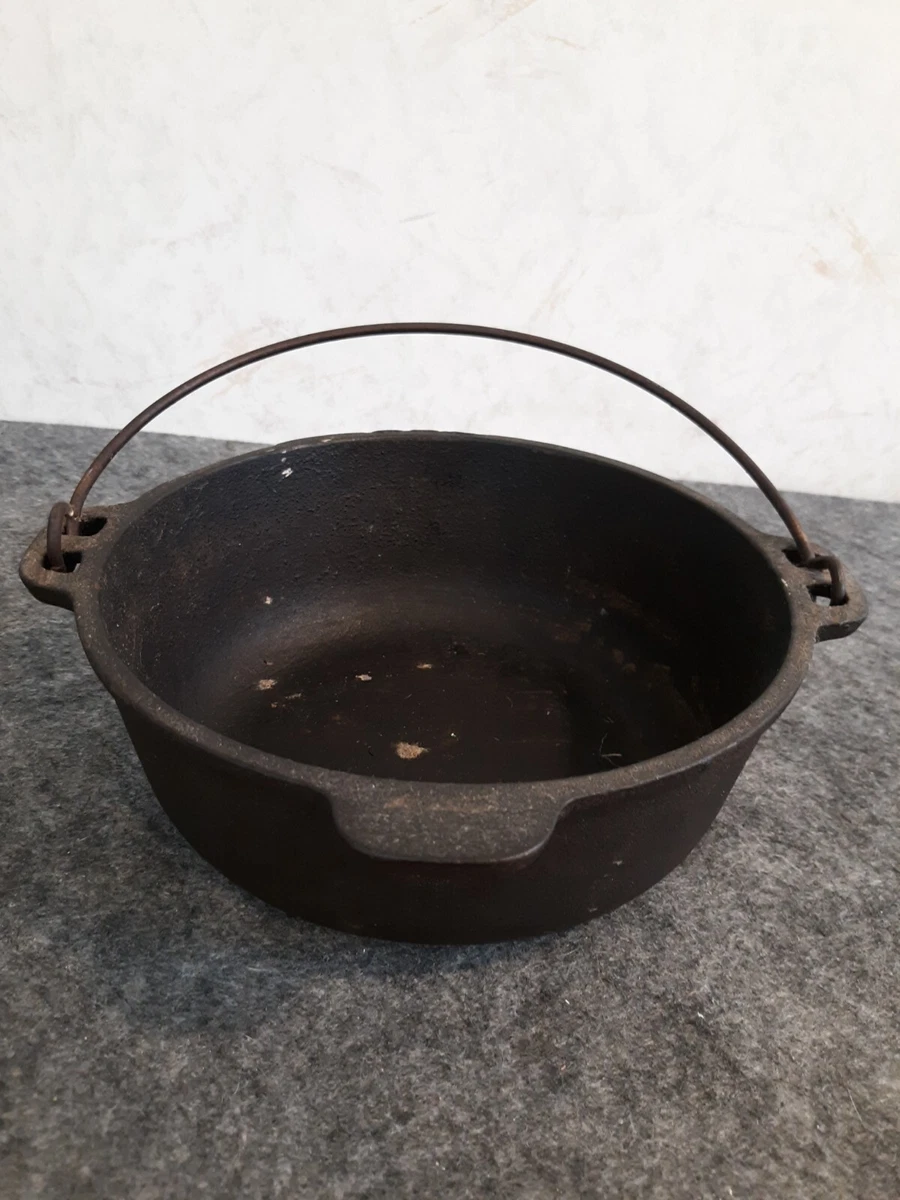 Vintage Wagner Ware Griswold 8 Dutch Oven Bowl Pot w/Bail Handle