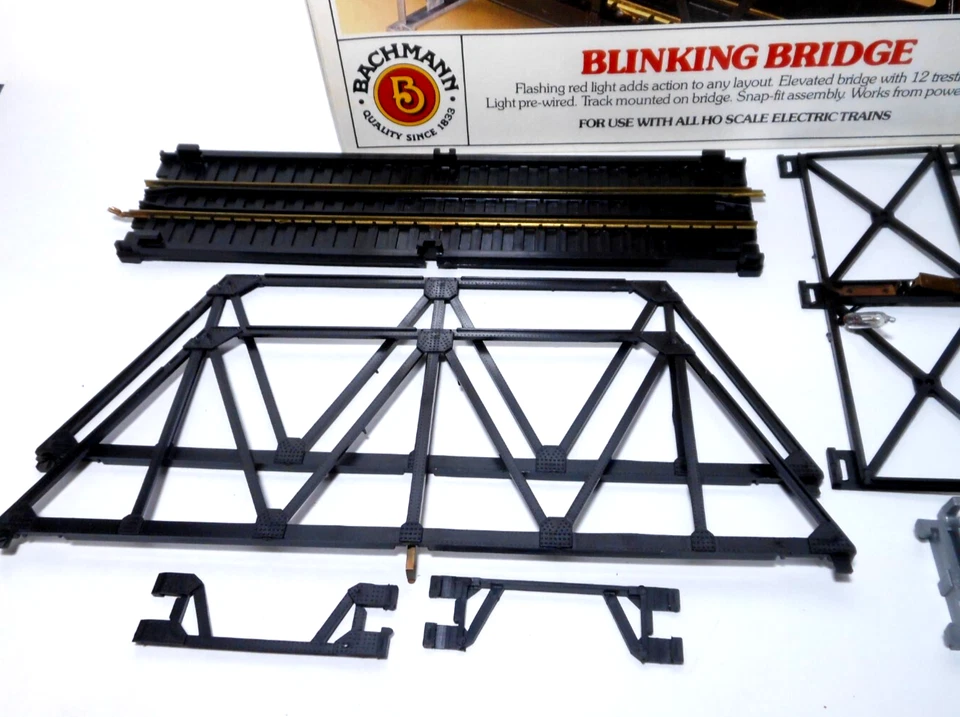 Bachmann HO Scale Electric Blinking Bridge Set Item 46-1221 Box & Instructions - Image 2 of 4