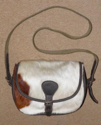 Vintage Ziegenfell/Pelz & schwarze Lederforelle/Lachsangeltasche