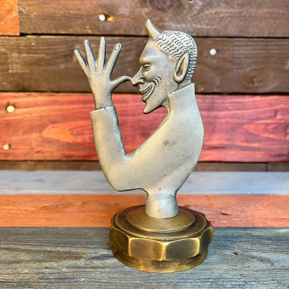 Tapa Radiador Diablo, Hierro con Tapa Radiador Latón y Acabado Antiguo Vintage Foto 3 de 4