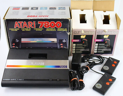 Original Atari 7800 Konsole OVP Set 4x Joystick QJ Turbo + Zubehörpaket Netzteil