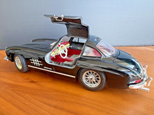 Vintage Bburago 1954 Mercedes 300 SL Gullwing 1/18 die cast model in Black
