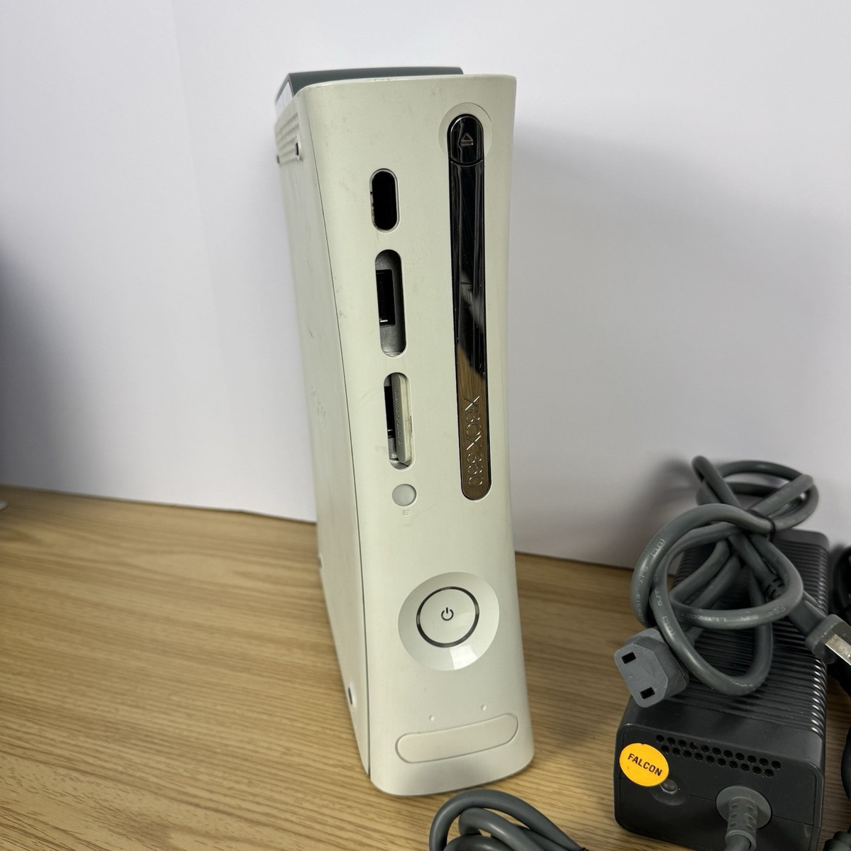 Microsoft Xbox 360 Console - Falcon - 20GB White Fat System READ