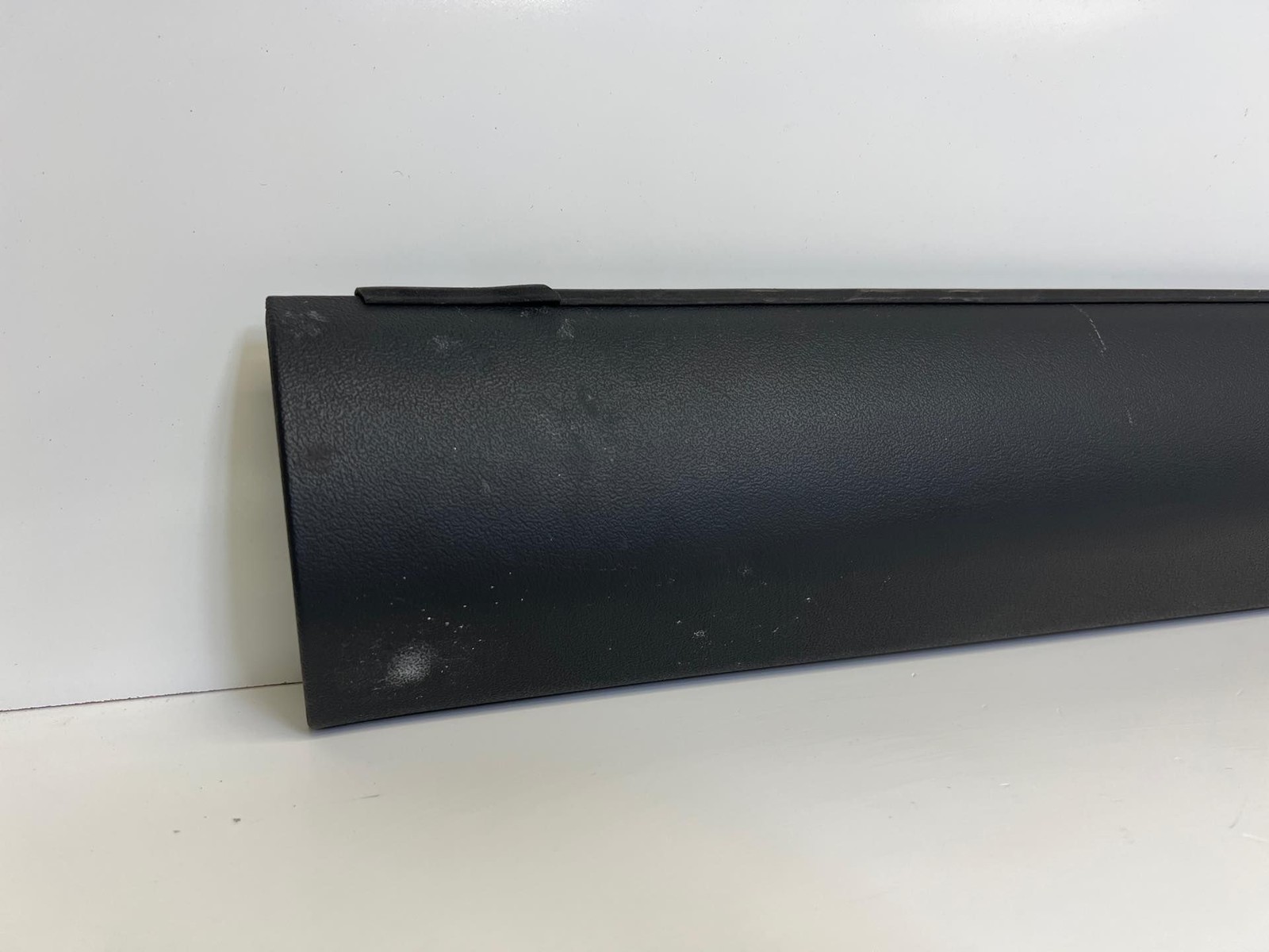 Audi R8 10-15 OEM LH Door Sill Trim Panel 420853905 (MK)
