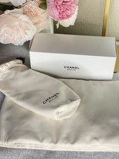 Chanel Beauté - Blanket with Travel Pouch Beige