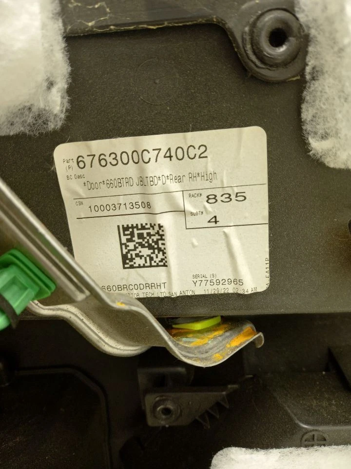 23 PANEL PUERTA DERECHA PASAJERO TRASERO TOYOTA SEQUOIA TRD PRO NEGRO ROJO-EB21 CUERO Foto 3 de 4