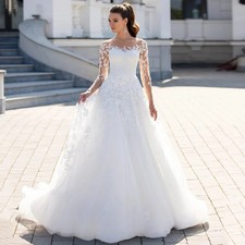 Classic Wedding Dress Scoop Neck Long Sleeves Applique Tulle A Line Bridal Gowns