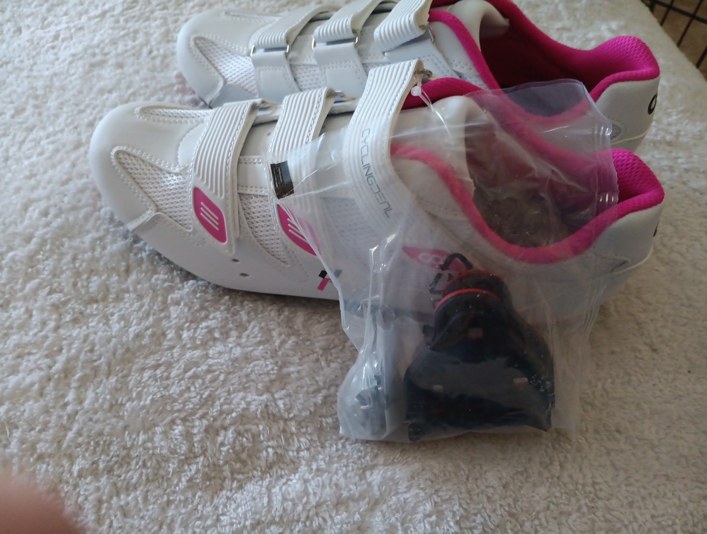 Cycling Deal Womens Bike Shoes.  White/Pink Size 44