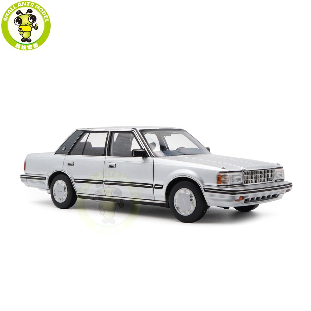 1/18 Toyota Crown Seventh Generation MS122 Silver Diecast Model