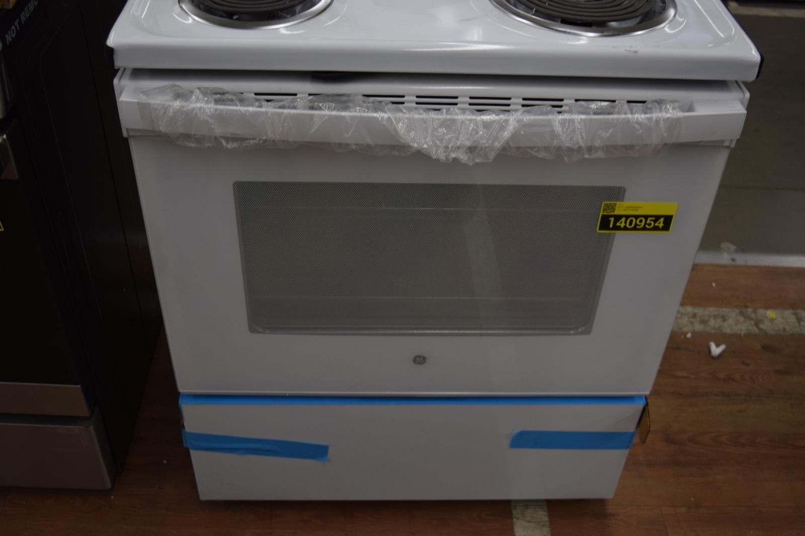 GE JB256DMWW 30" White Freestanding 4 Coil Electric Range NOB 140954 eBay