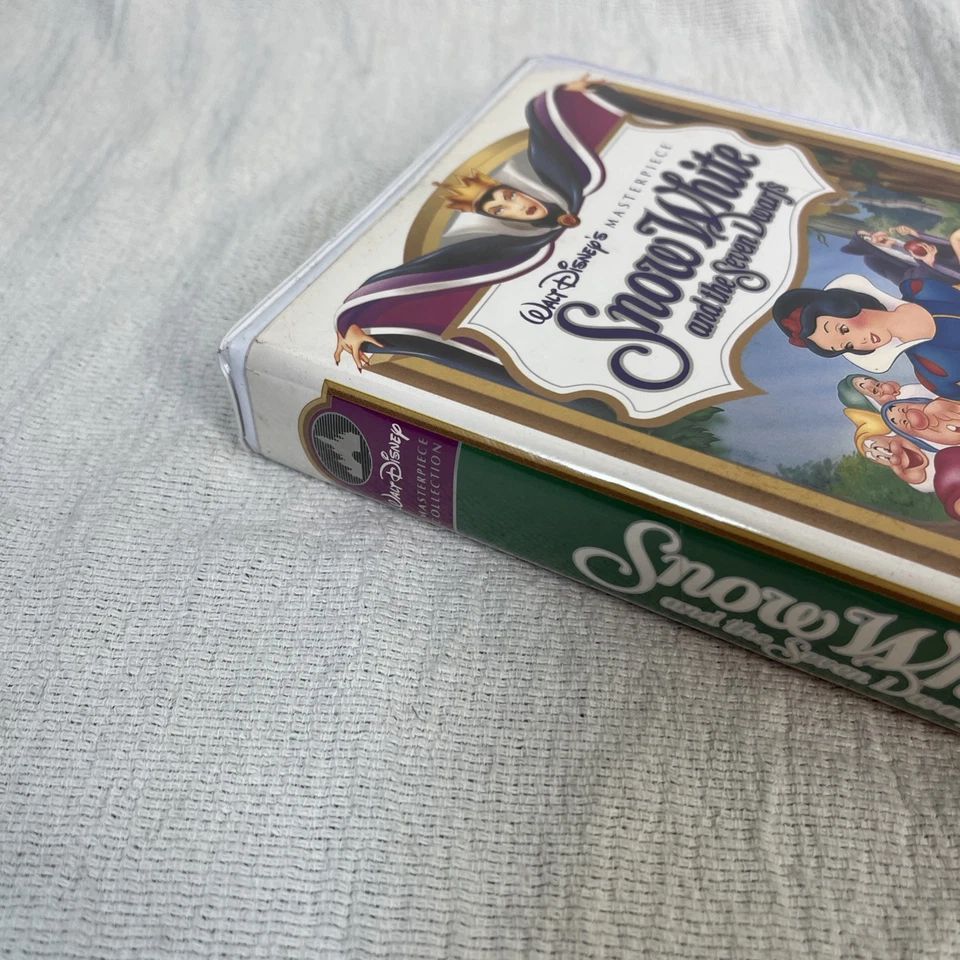 Snow White and the Seven Dwarfs VHS Tape. Vintage Disney Masterpiece Collection Foto 2 de 4
