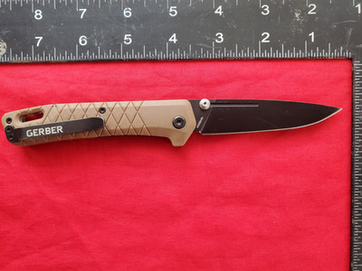 G30001880 Gerber Zilch Coyote Black 1910523A Blade Brown Handles Linerlock Clean