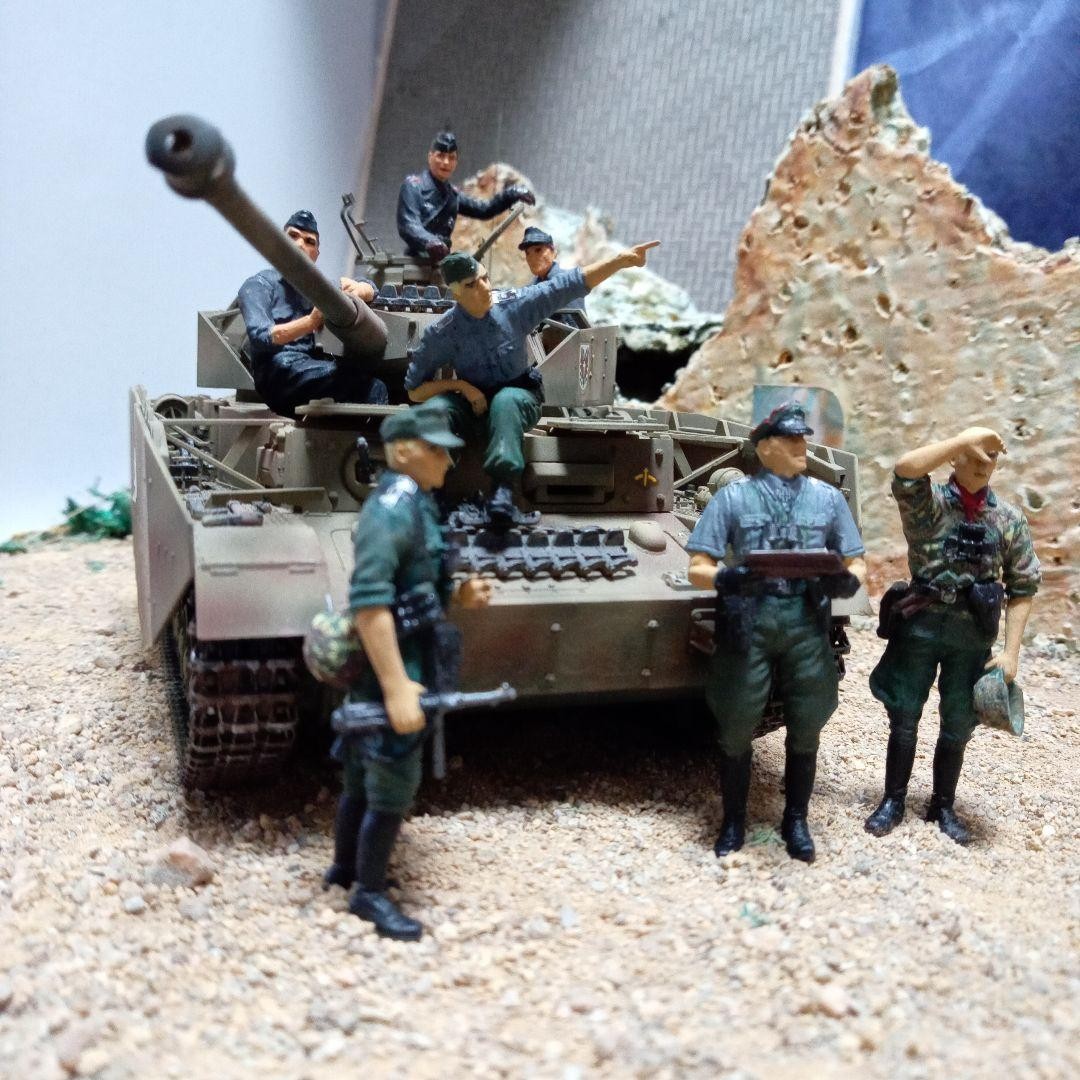 German Panzer IV H Tamiya 1/35 for dioramas #4a7f60
