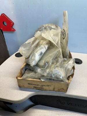 HUGE LOT OF CHAIN CONNECTING LINKS, MULTIPLE SIZES. DIAMOND/TSUBAKI AT LEAST 100