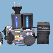 SONY CYBER-SHOT DSC-S30 1.3MP DIGITAL CAMERA With Memory Card