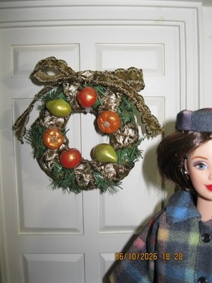 OOAK Christmas Wreath 3 1/2'' Diameter with Fruit for Fashion Doll Diorama