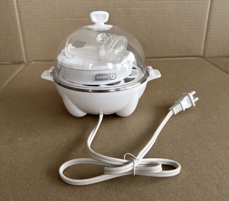 Dash Rapid Egg Cooker DEC005 White – Never Used – Complete