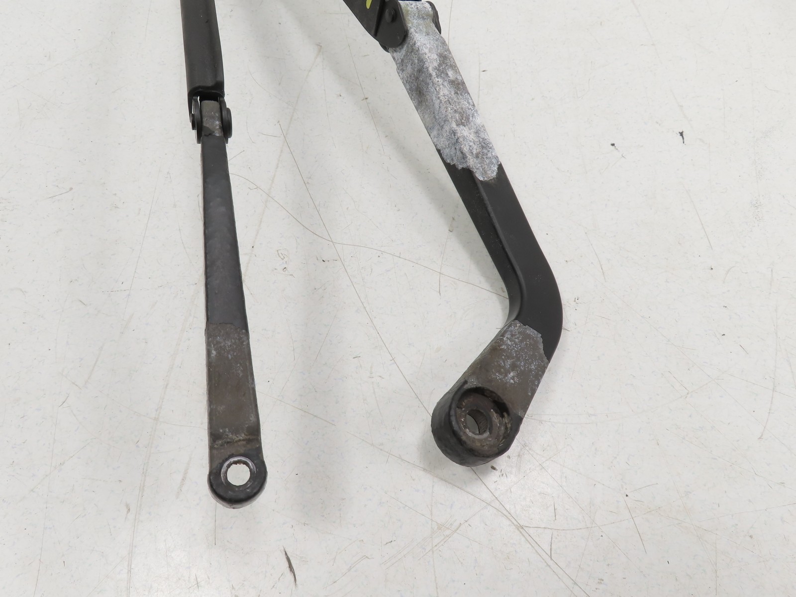 06 Lamborghini Gallardo #1310 Wiper Arm Pair, Windshield Left & Right Front