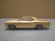 Corgi Toys 245 Buick Riviera dorado con ruedas de alambre hecho en Gran Bretaña estado casi nuevo