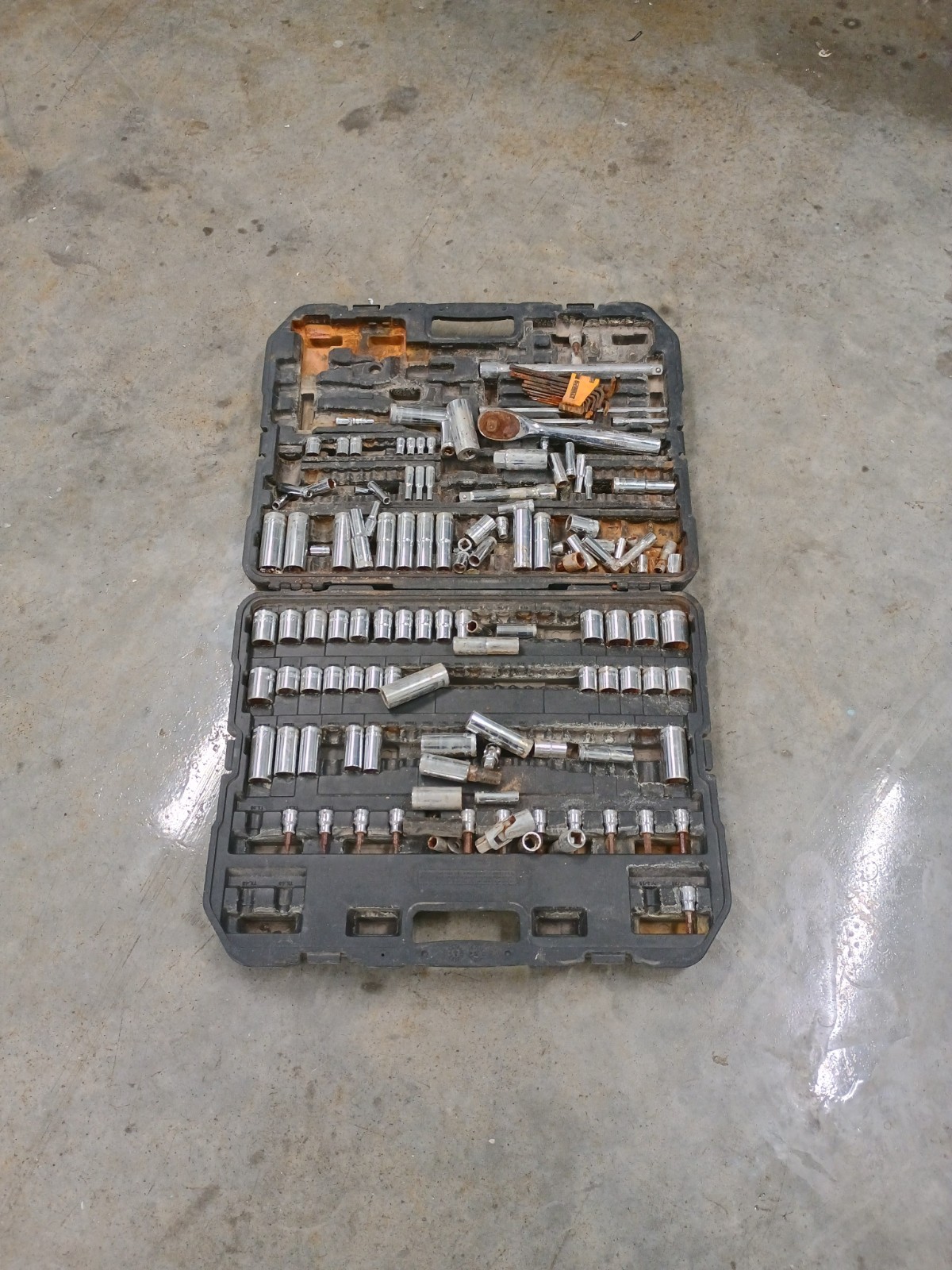DEWALT  Mechanics Tools Set  Assorted DeWalt Some Missing   