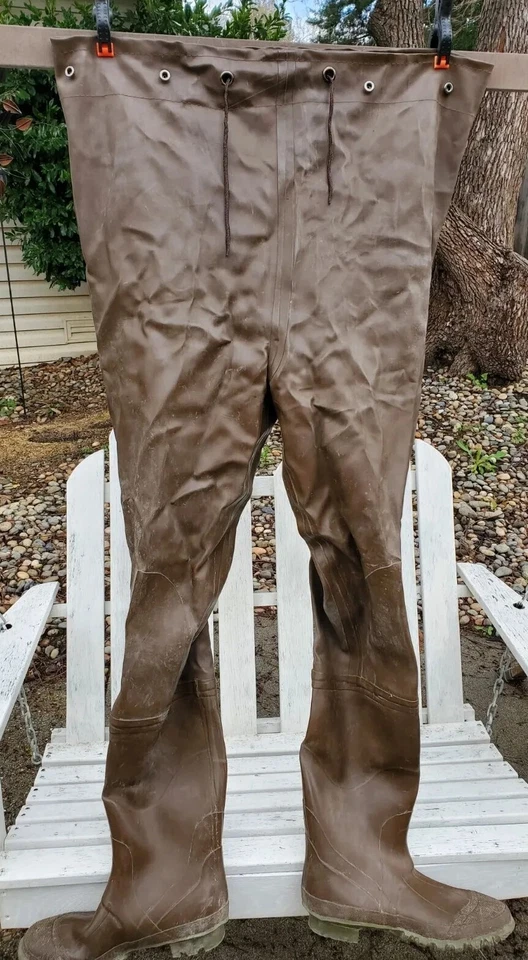 Cofre de goma vintage del Territorio del Noroeste vadeadores caña de acero marrón talla 12 en caja Foto 2 de 4