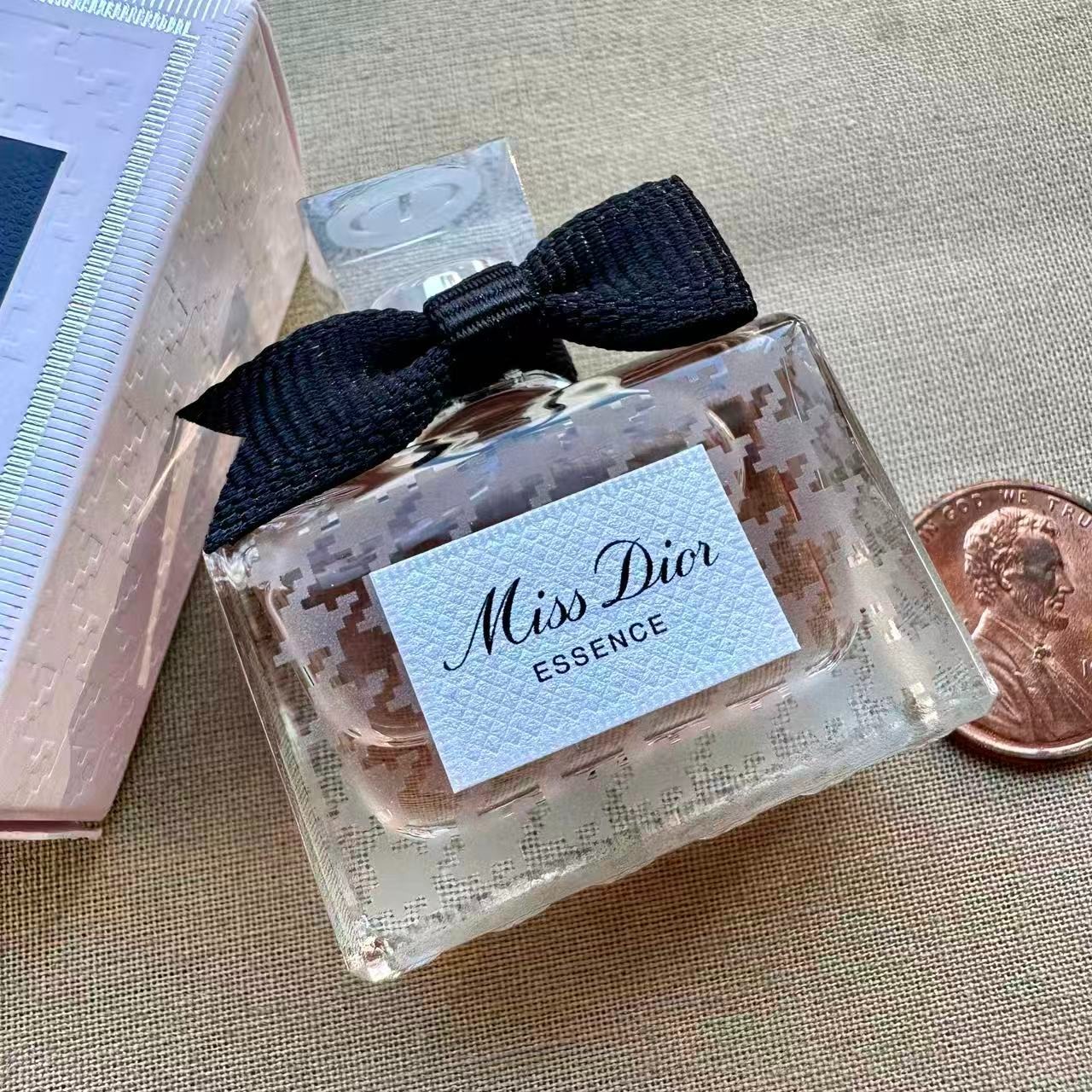 Dior Miss Dior Essence Mini 5ml 0.17oz Splash New in Box