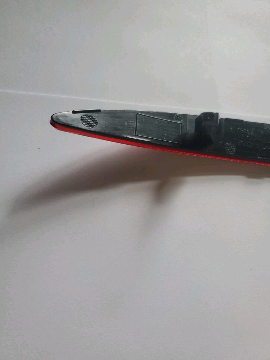 Red Right Side Rear Bumper Reflector For Tesla Model 3 – OE 1077407-00-F – Clip-On Install