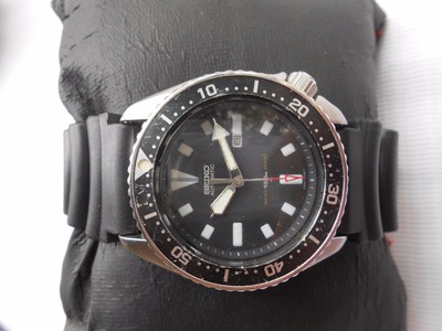 V RARE VTG SS BLACK DIAL 38MM CASE SEIKO SCUBA 150 M DIVERS AUTOMATIC  WRISTWATCH | eBay