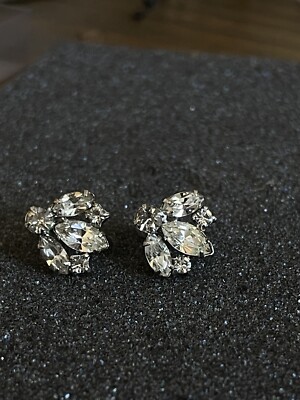 Vintage LG Signed Small Clear Rhinestone SIlvertone Screwback Earrings   marked 
