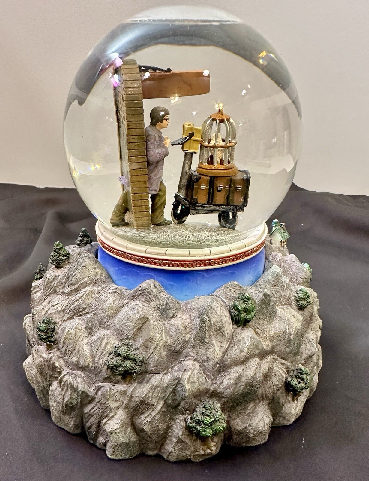 Rare Harry Potter Hogwart Express Waterglobe San Francisco Musical