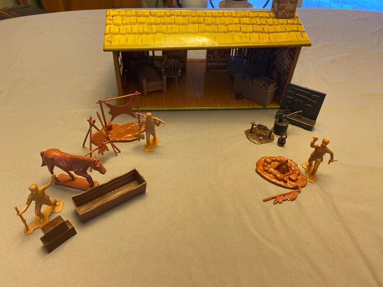 MARX Tin Litho BarMRanch playset with accessories & Boonesborough
