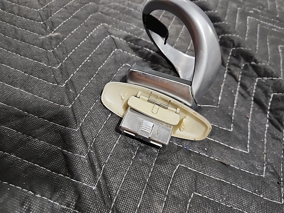 0410 OEM BMW E63 E64 645 650 M6 Center Console Cup Holder Cupholder 0042 eBay