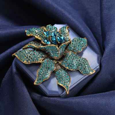Women Full Crystal Flower Luxury Brooches Lady Casual Banquet Shiny Pins Corsage
