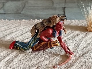 Indianer mit Wolfsfell