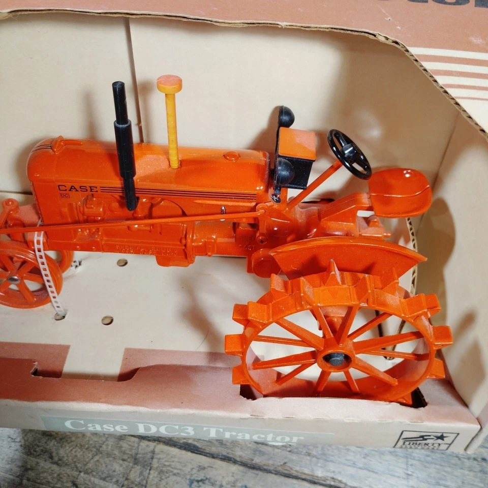 Case DC Tractor Diecast 1:16 Scale Model Spec Cast ZJD718 Special Edition Box - Image 4 of 4