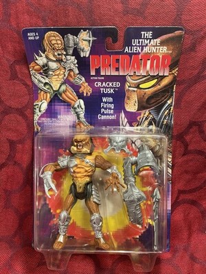 New Predator Cracked Tusk W Firing Pulse Cannon Ultimate Alien Hunter Kenner