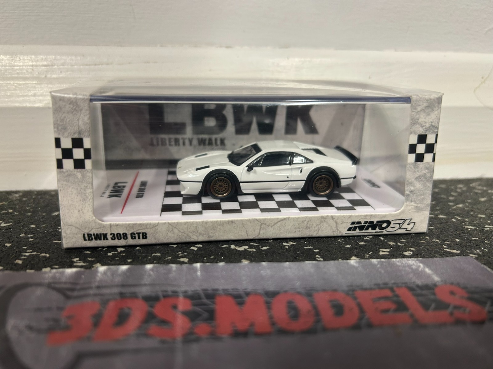 INNO 64 FERRARI 308 GTB LB WORKS WHITE  1/64 *COMBINE POSTAGE*