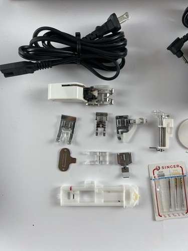Singer 7469Q Confidence Sewing and Quilting Machine Pre-Owned - Picture 2 of 19