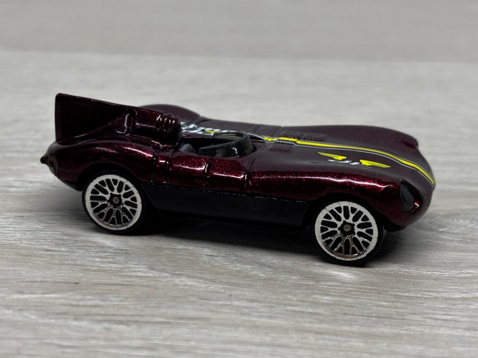 2000 Hot Wheels Jaguar D-Type Long Card Collector No 180