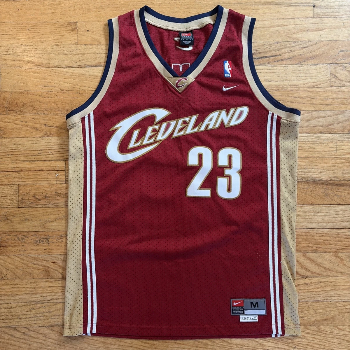Трикотаж Cleveland Cavaliers LeBron James NBA - огромный выбор по