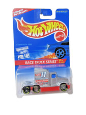 1995 HOT WHEELS #381 Silver KENWORTH T600 Semi Truck w/ Sleeper
