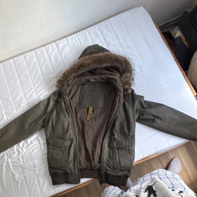 Superdry Bomberjacke Leder mit Fellbesatz Kapuze grün Größe L