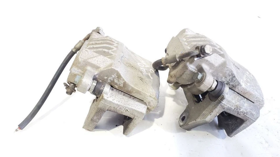 Pontiac G8 2008 2009 OEM par de pinzas de freno delanteras remanufacturadas anteriores Foto 3 de 4