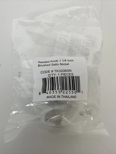 Top Knobs TK320BSN Cabinet  Reeded Knob 1 1/4 Inch Brushed Satin Nickel - Picture 1 of 2